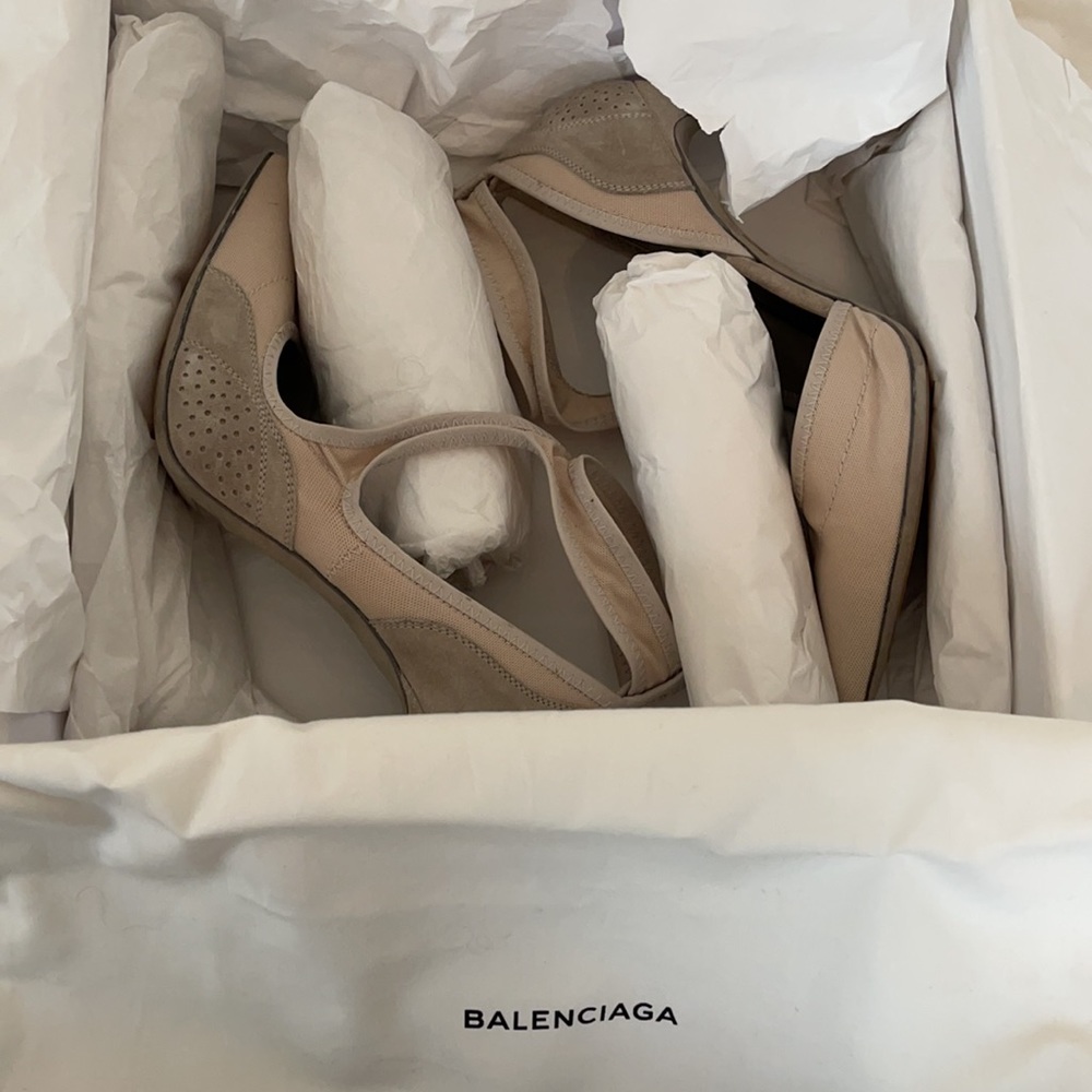 Balenciaga nude dual material heels! Seen on Kim K - Picture 7 of 10